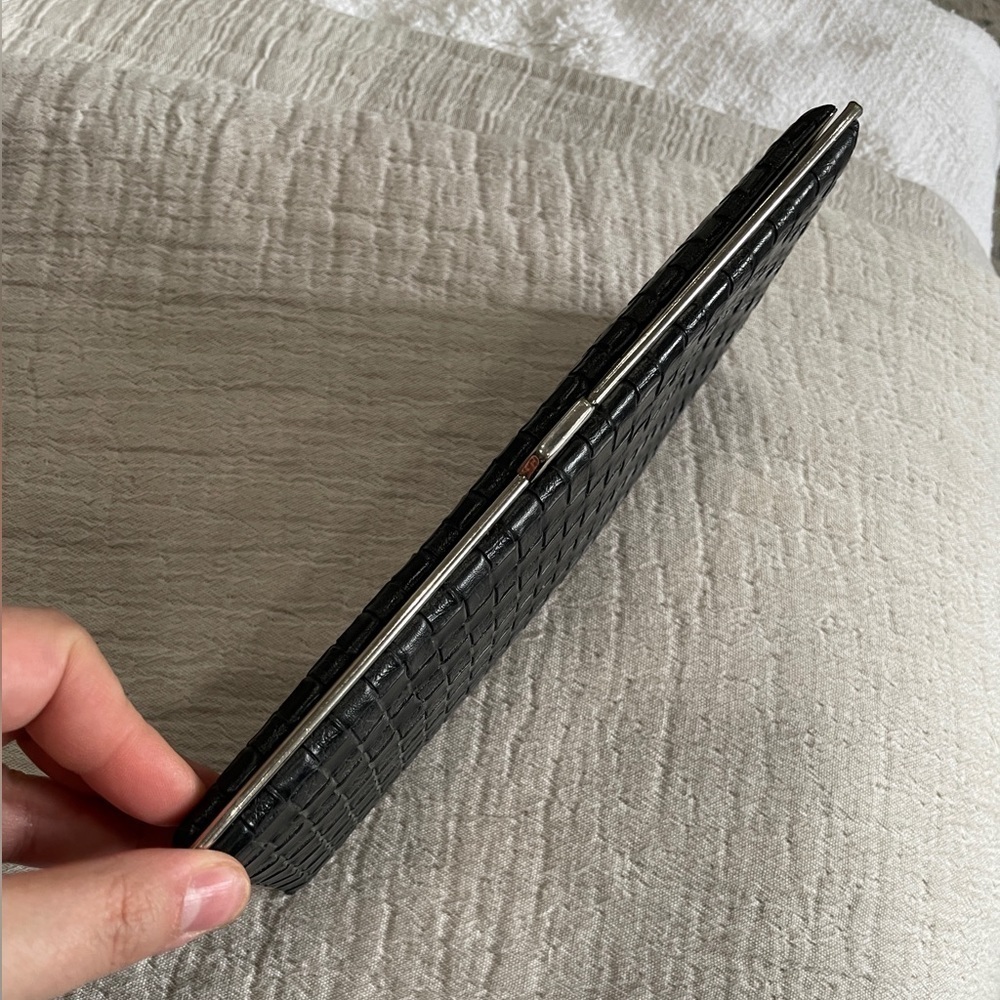 BLACK Travel Wallet - Picture 2 of 4